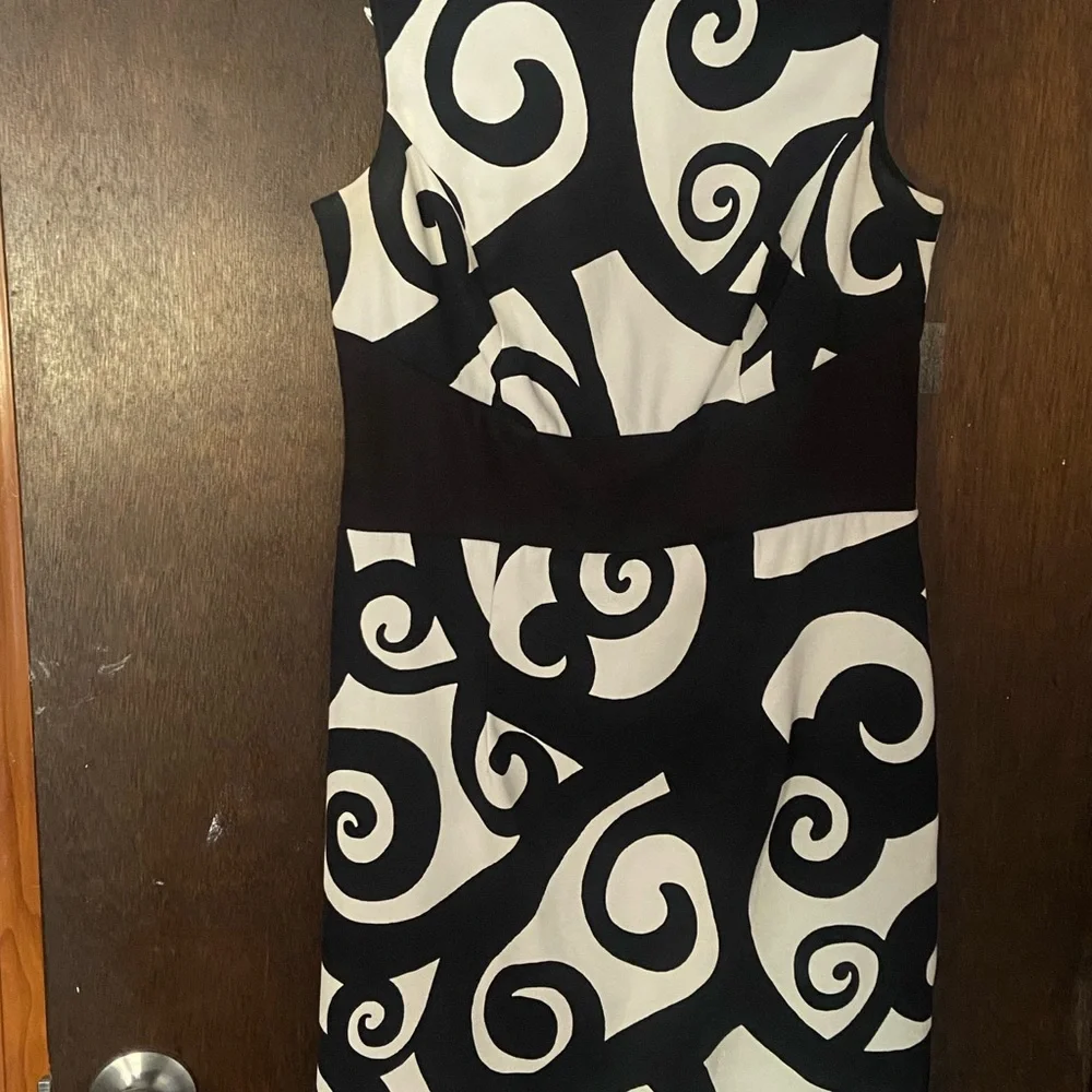 Alyx Black and White Swirl Dress - Picture 4 of 7